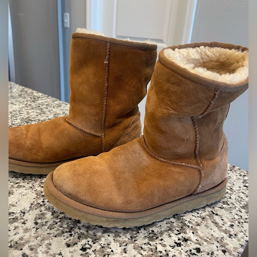 UGG Boots Women’s Size 8